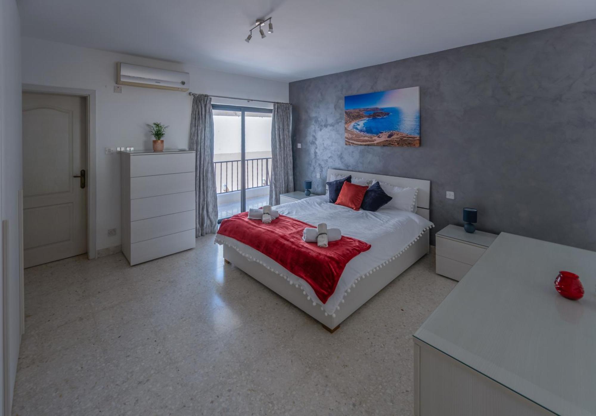 Spacious 3 Bedroom Apartment In The Heart Of St Julians Saint Julian's Luaran gambar