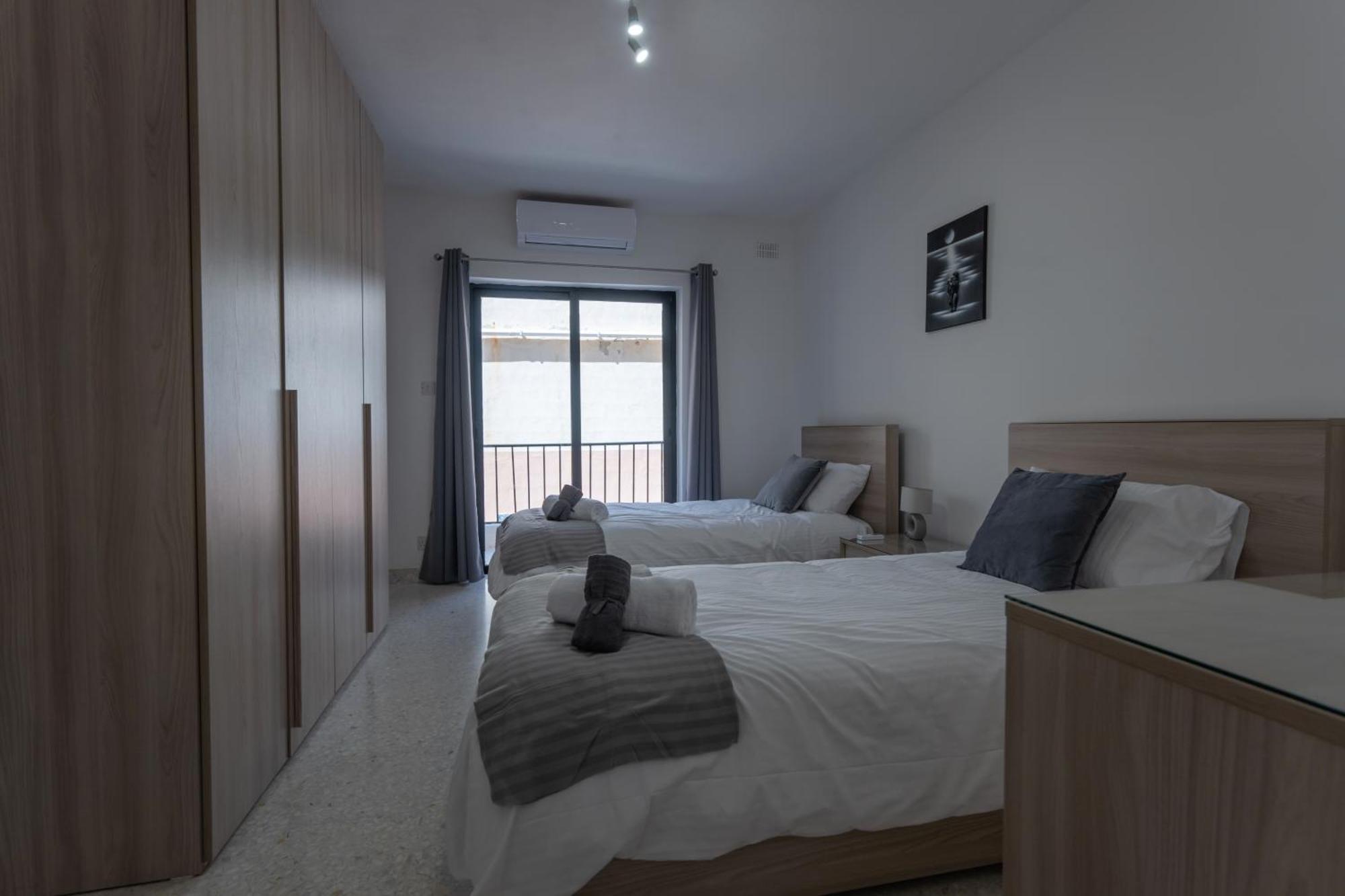 Spacious 3 Bedroom Apartment In The Heart Of St Julians Saint Julian's Luaran gambar
