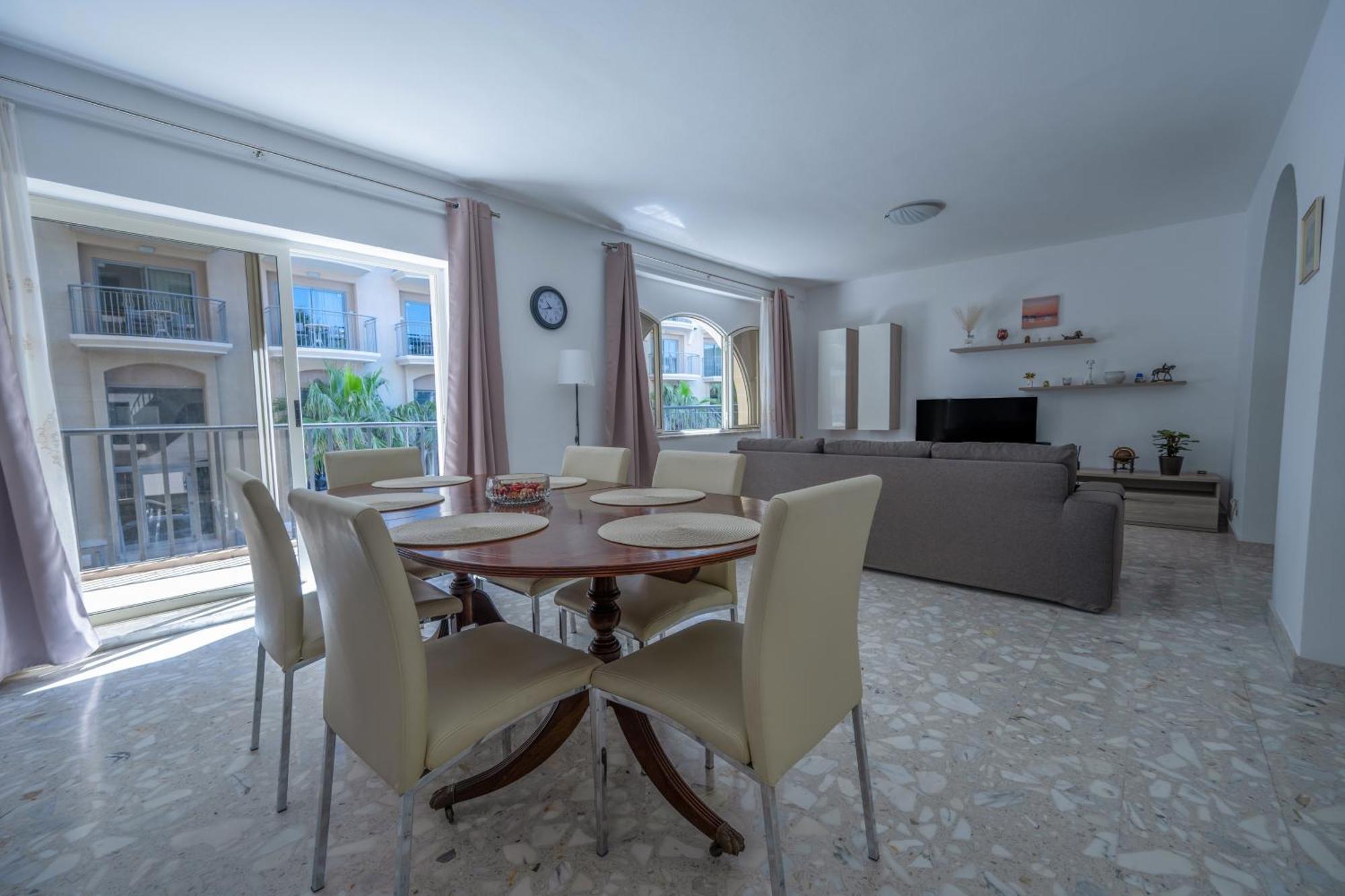 Spacious 3 Bedroom Apartment In The Heart Of St Julians Saint Julian's Luaran gambar