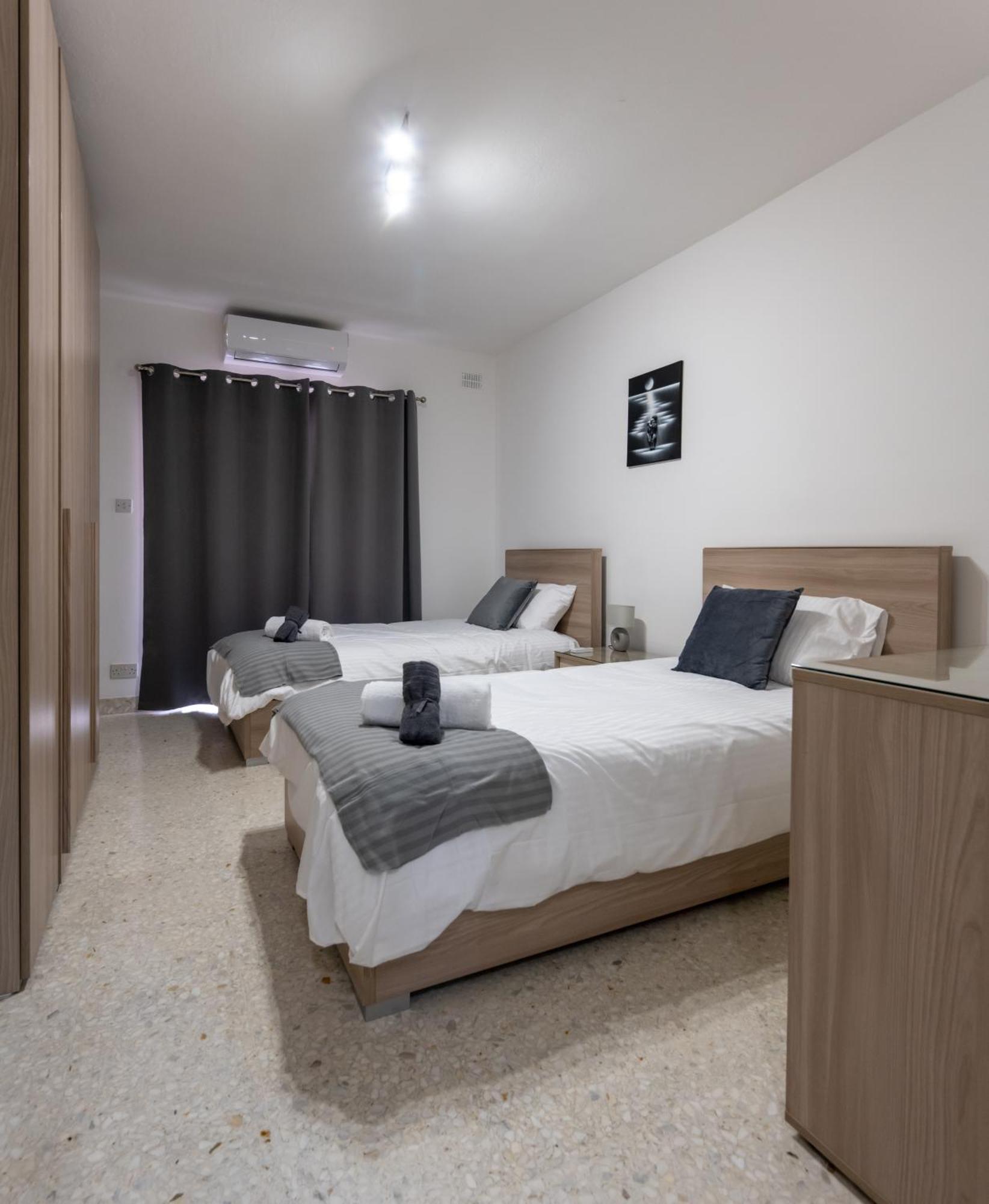 Spacious 3 Bedroom Apartment In The Heart Of St Julians Saint Julian's Luaran gambar