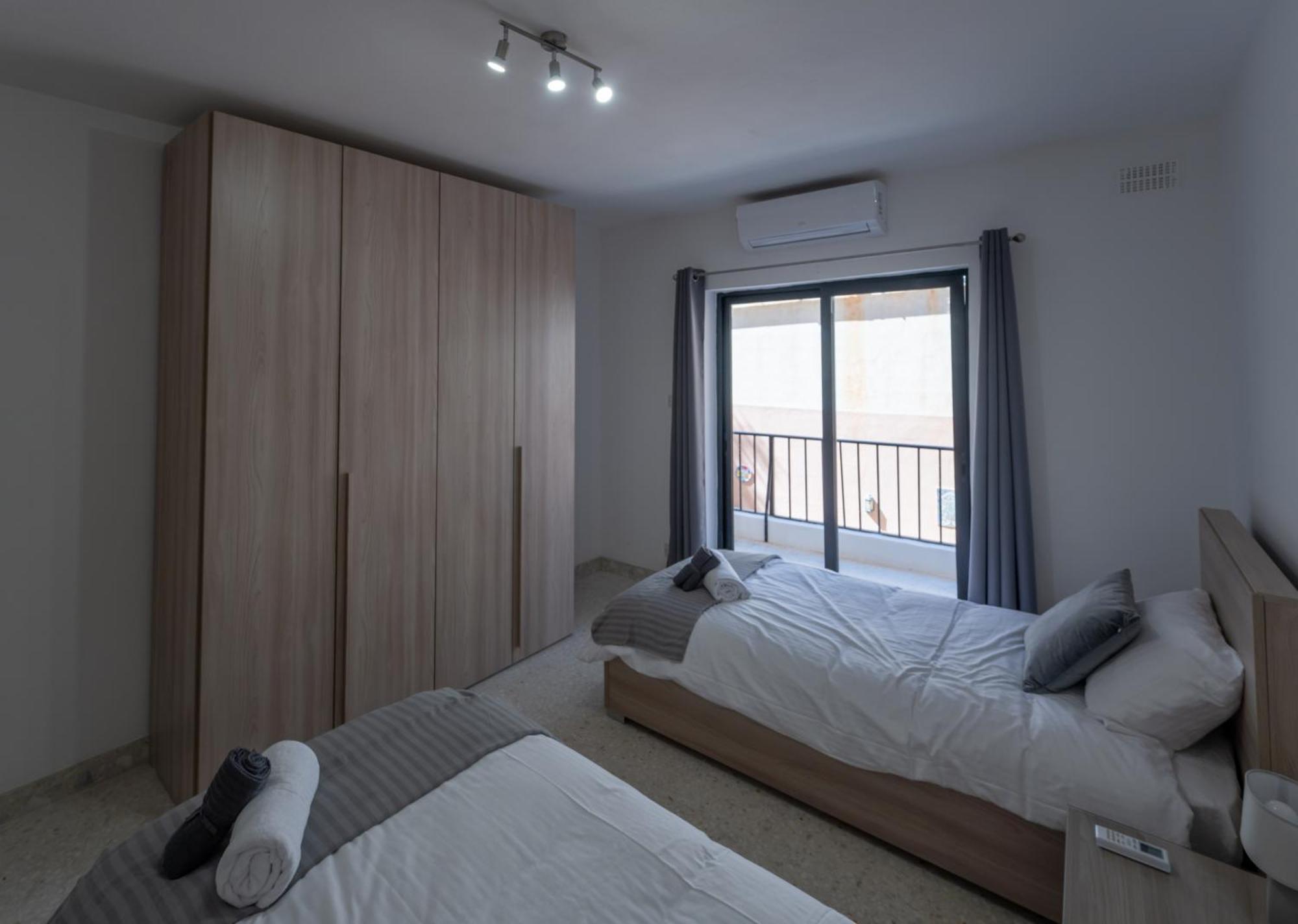 Spacious 3 Bedroom Apartment In The Heart Of St Julians Saint Julian's Luaran gambar