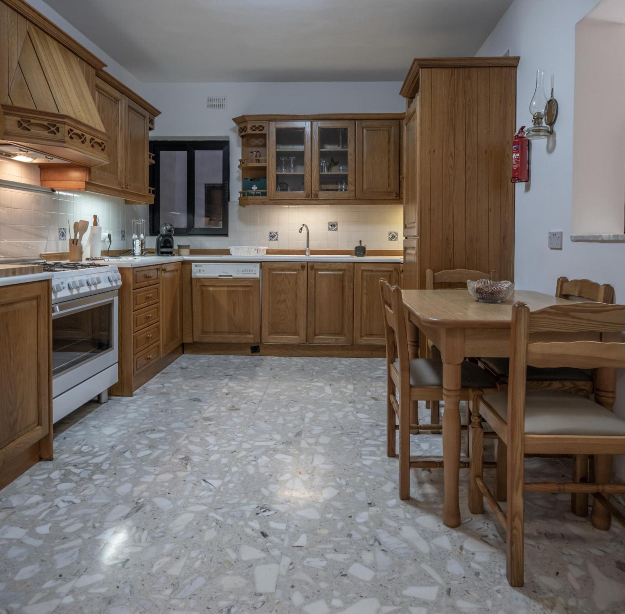 Spacious 3 Bedroom Apartment In The Heart Of St Julians Saint Julian's Luaran gambar