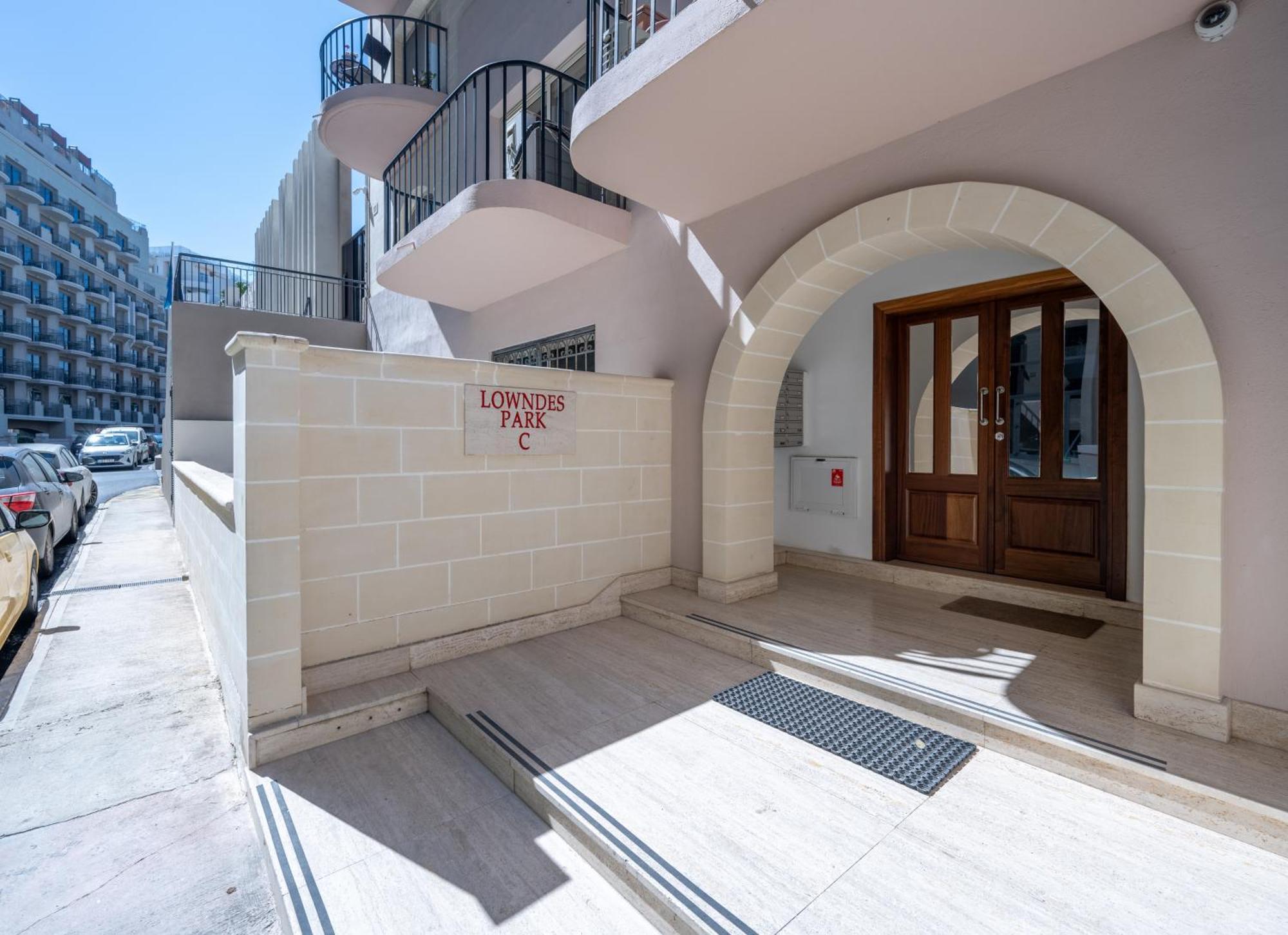 Spacious 3 Bedroom Apartment In The Heart Of St Julians Saint Julian's Luaran gambar